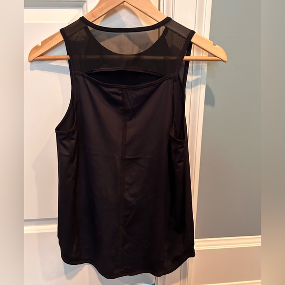 Lululemon tank - Picture 1 of 2